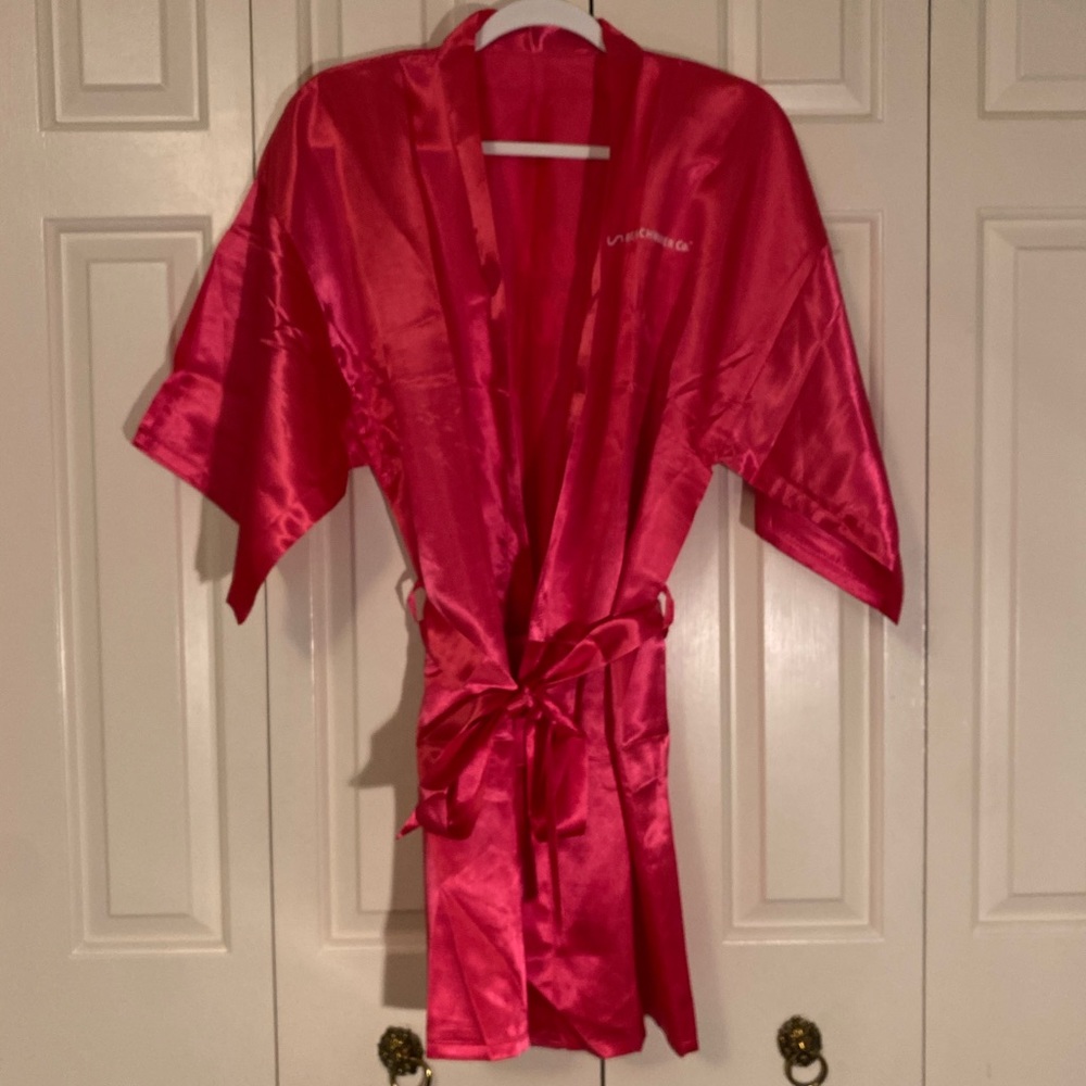 *Brand New* Pink Kimono style robe size L